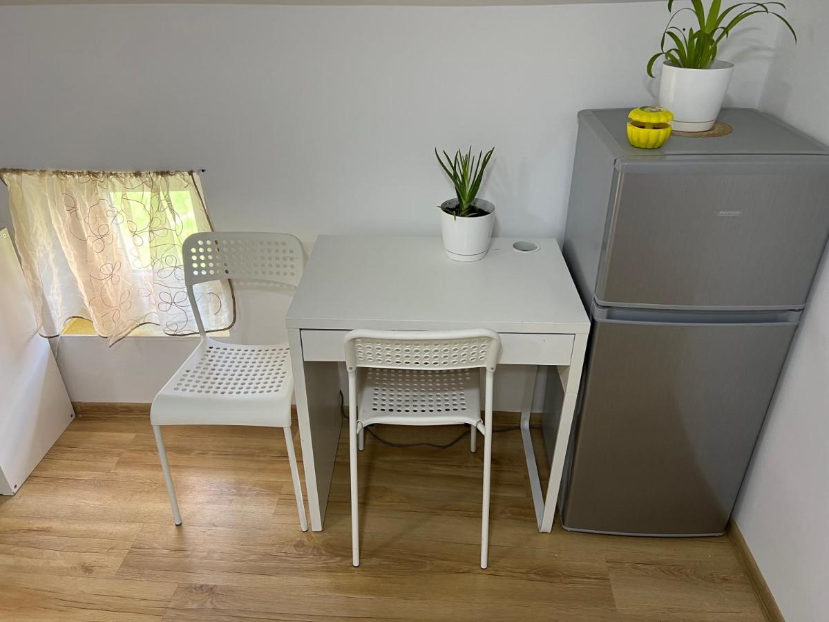 Green Apartment - Free Parking Катовице Экстерьер фото